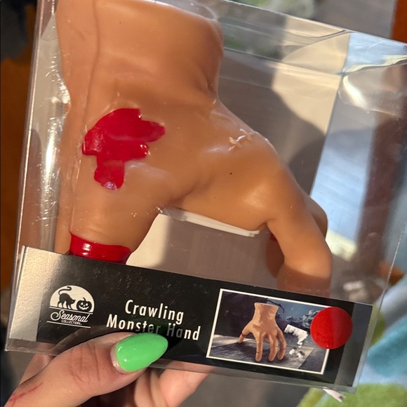 Crawling Monster Hand Prop - Picture 2 of 5